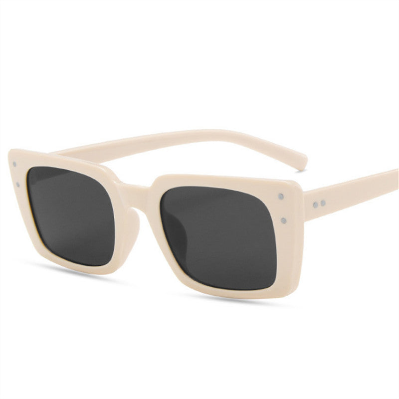 madajo-trendy-small-frame-sunglasses