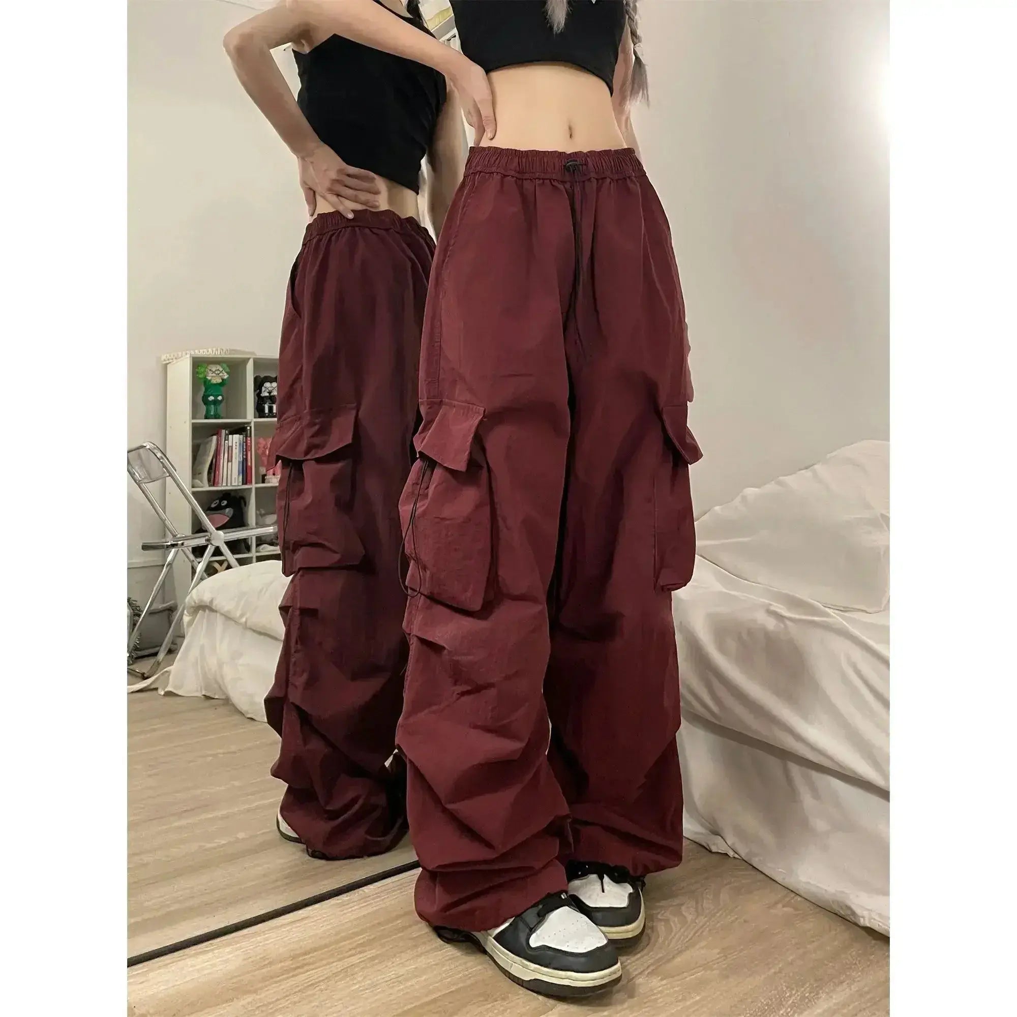 Pantalón Cargo Urbano para Mujer – Diseño Holgado de Cintura Alta con Estilo Streetwear Moderno MaDaJo