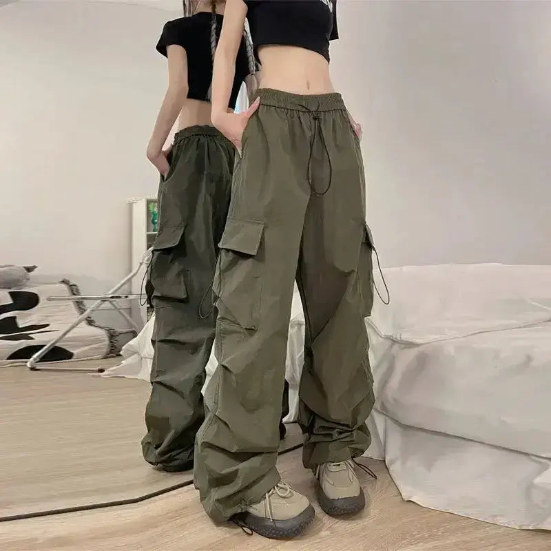 Pantalón Cargo Urbano para Mujer – Diseño Holgado de Cintura Alta con Estilo Streetwear Moderno MaDaJo