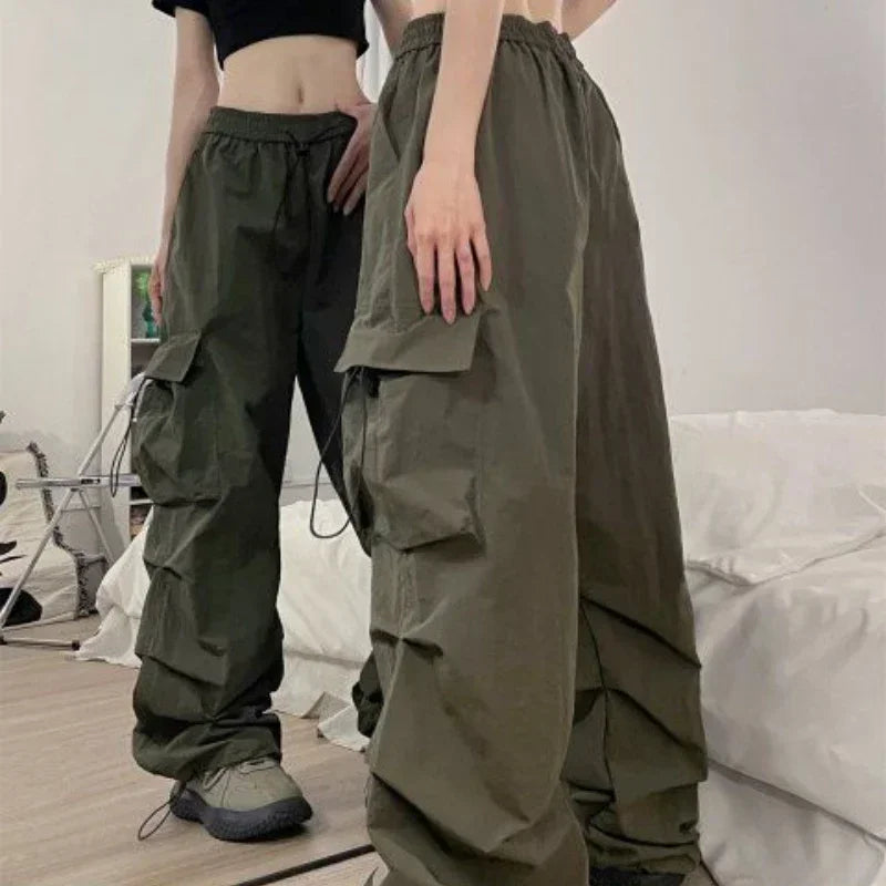 Pantalón Cargo Urbano para Mujer – Diseño Holgado de Cintura Alta con Estilo Streetwear Moderno